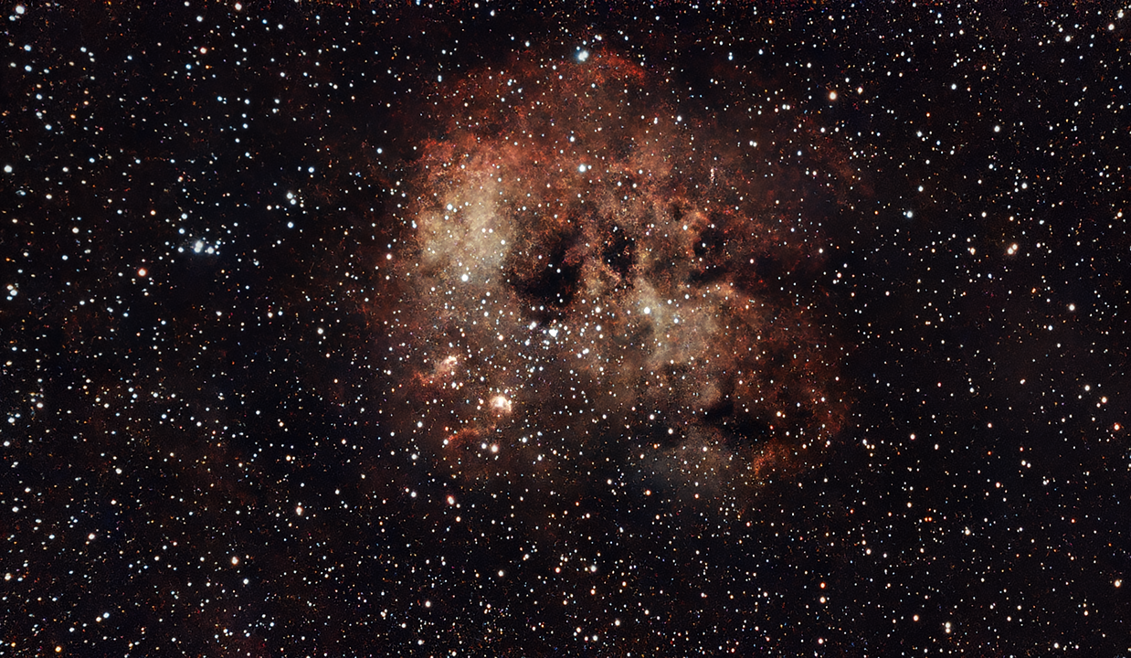 IC 410 - Região HII e NGC 1893 - Enxame Aberto